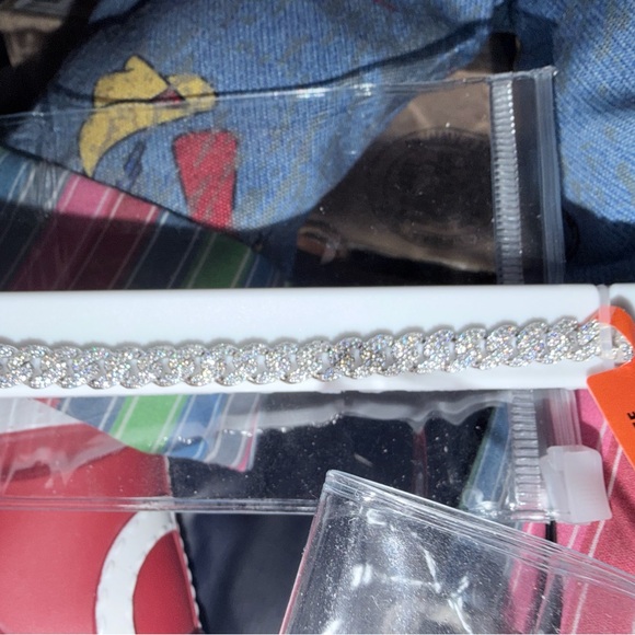 MOISSANITE
925 SILVER
6MM MOISSANITE
925 SILVER
3.00CTW
$1400.00 6in - Picture 10 of 11